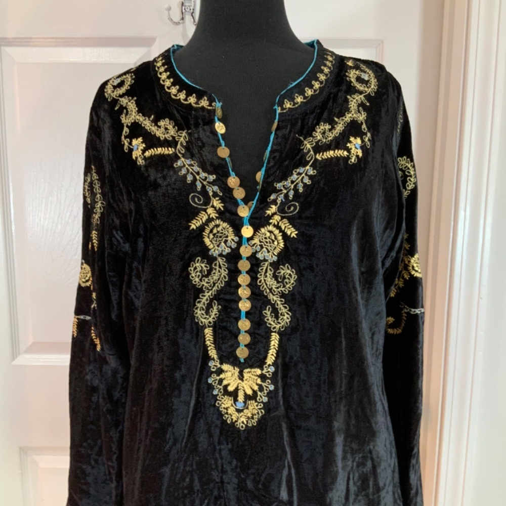 Soft Surroundings Black Velvet Embroidered Beaded Top Size Medium - Picture 2 of 11
